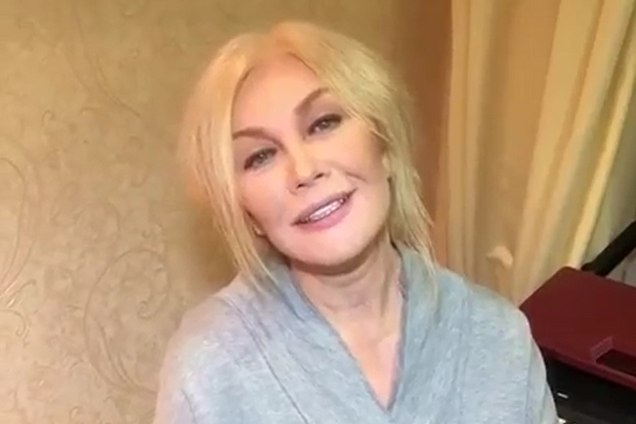 ''Остался только голос'': в сети не узнали народную артистку Украины