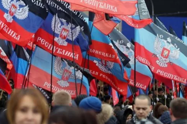 ''Зато без б*ндер'': террористы ''ДНР'' в наглую отнимают деньги у населения