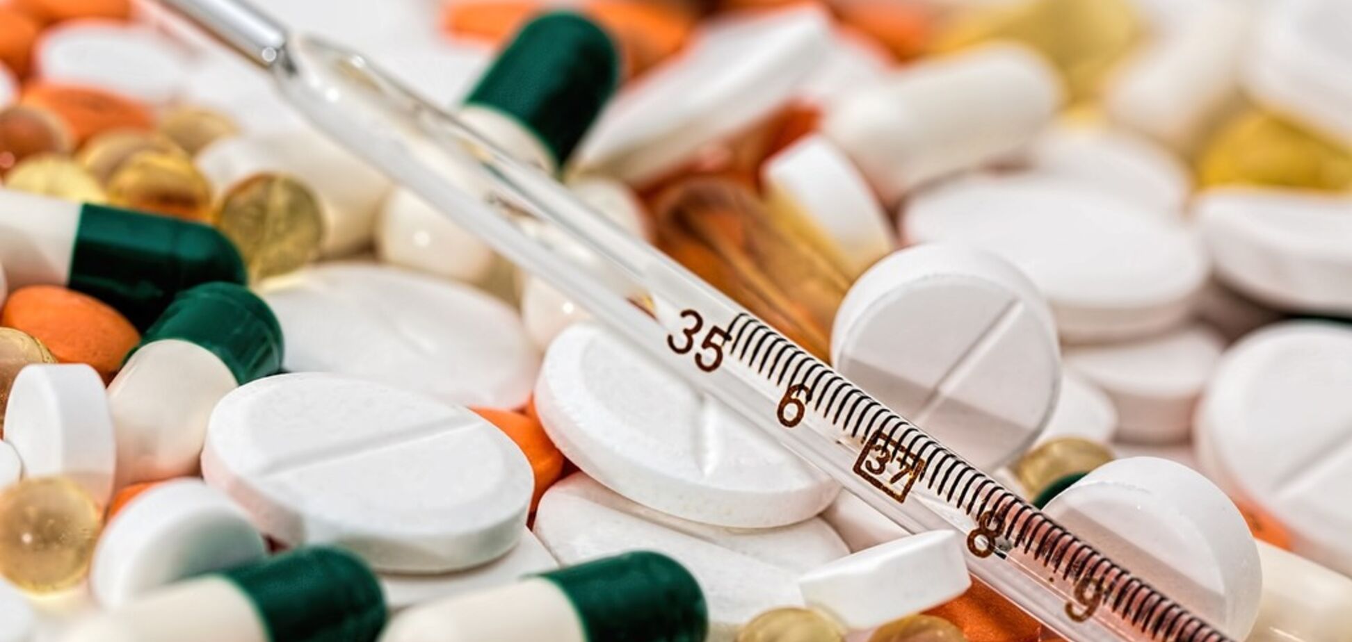 Українцям масово продають ліки-'пустишки' від грипу: експерт перерахував назви