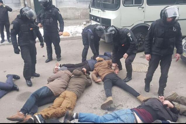 Всеохоплююча ''хуліганка, що хуліганкою поганяє''