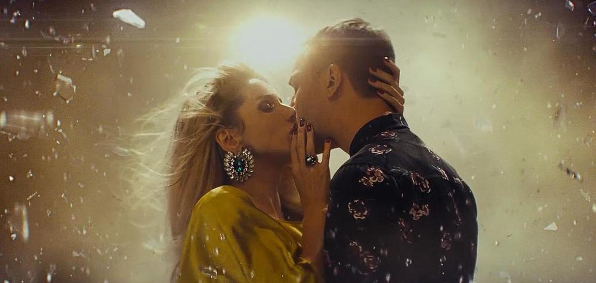 ''Ось і татко'': Лобода засвітила поцілунок з незнайомцем