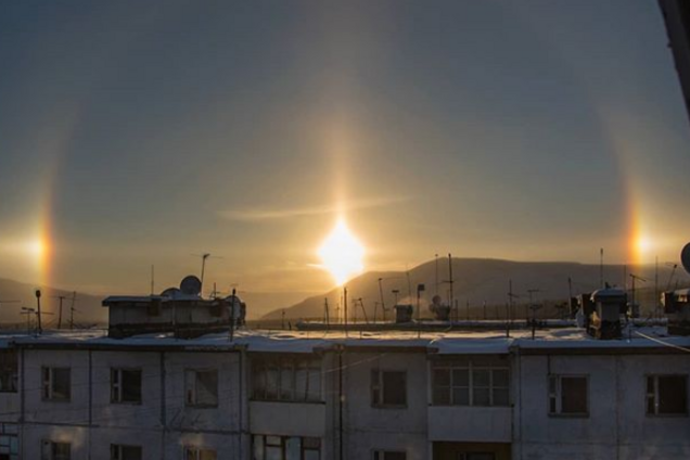 Над Россией взошло сразу три солнца. Фотофакт