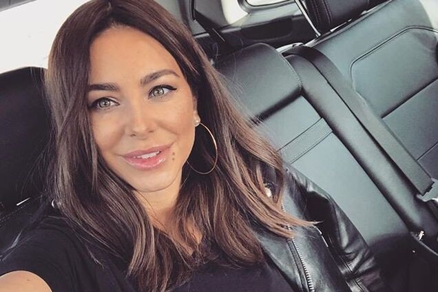 ''Не успела одеться?'' Концерт Лорак в России вызвал споры фанатов