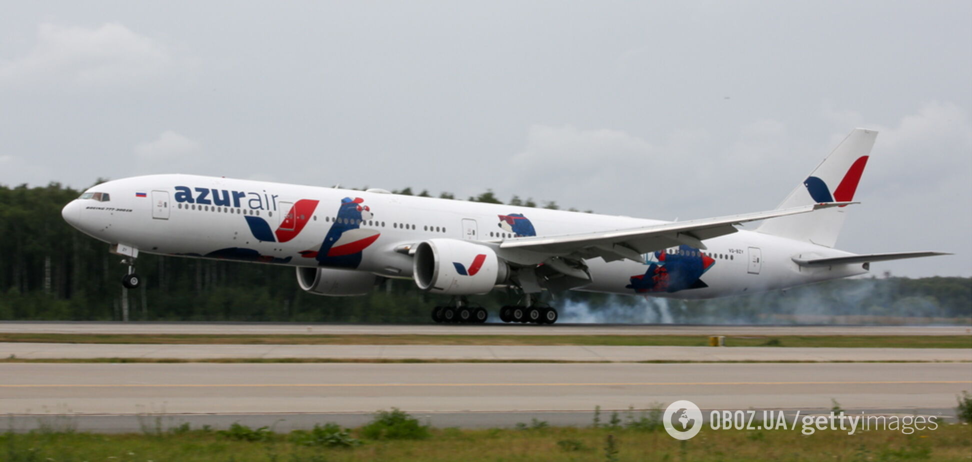 В России в аэропорту столкнулись два самолета с пассажирами: первые подробности и фото