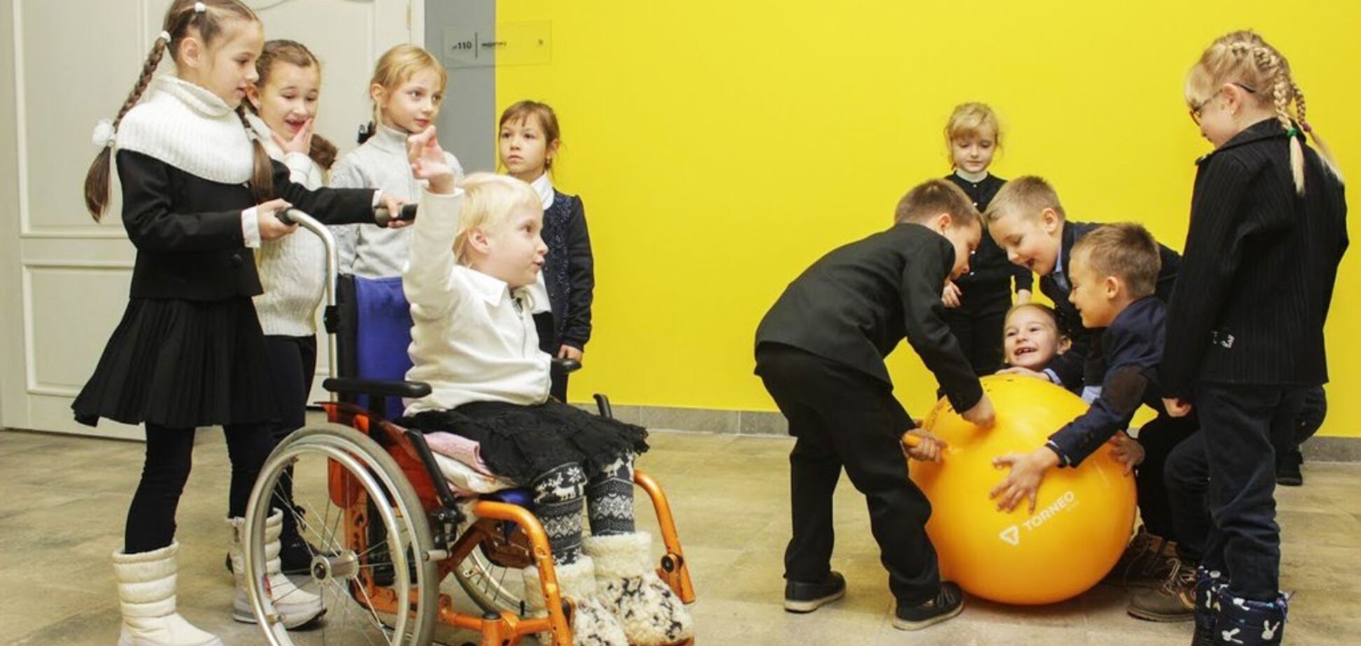 Безбарьерность в школах: приспособлены ли украинские учебные заведения для детей с инвалидностью?
