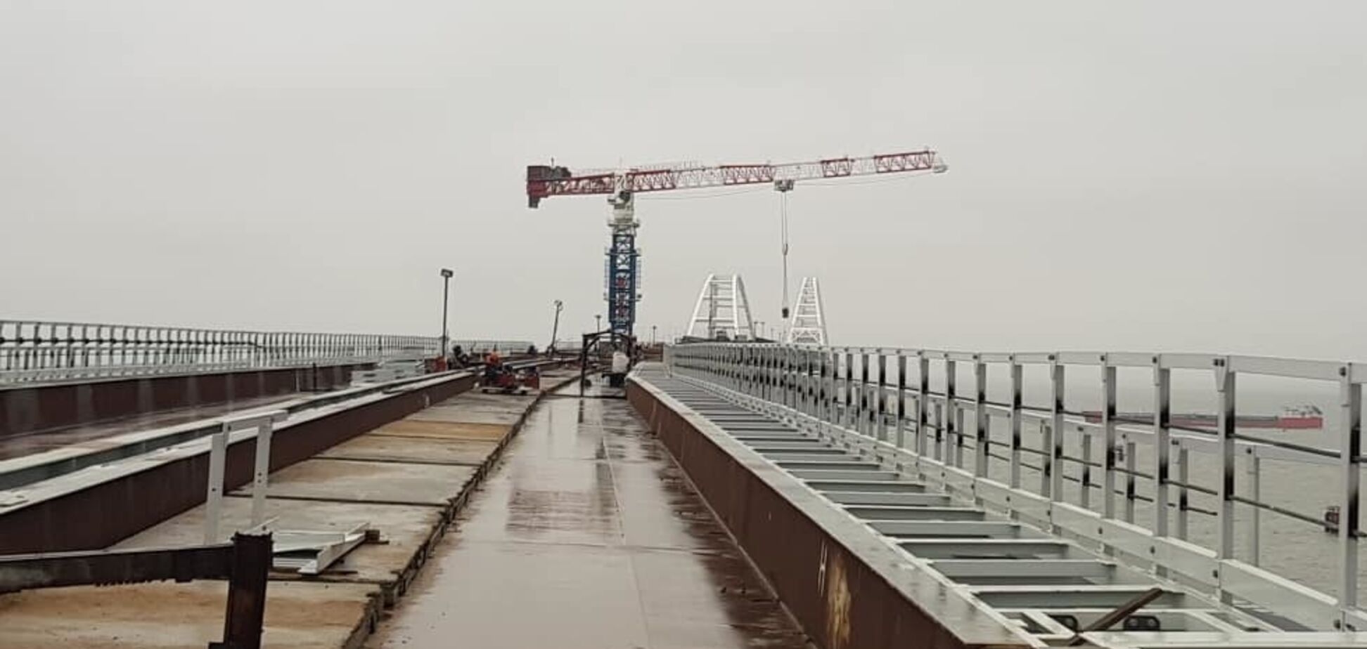 'Прольоти не сходяться!' У мережі показали серйозну проблему з Кримським мостом