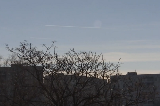 Росія стягнула бойові літаки до кордону України: спливло відео польотів