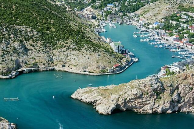 Из курорта в помойку: в сети показали, как Россия убивает Крым