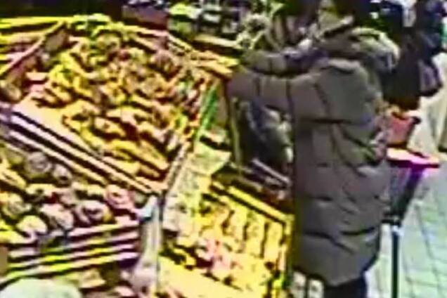 Відому українську актрису обікрали в ТЦ Києва: момент потрапив на відео