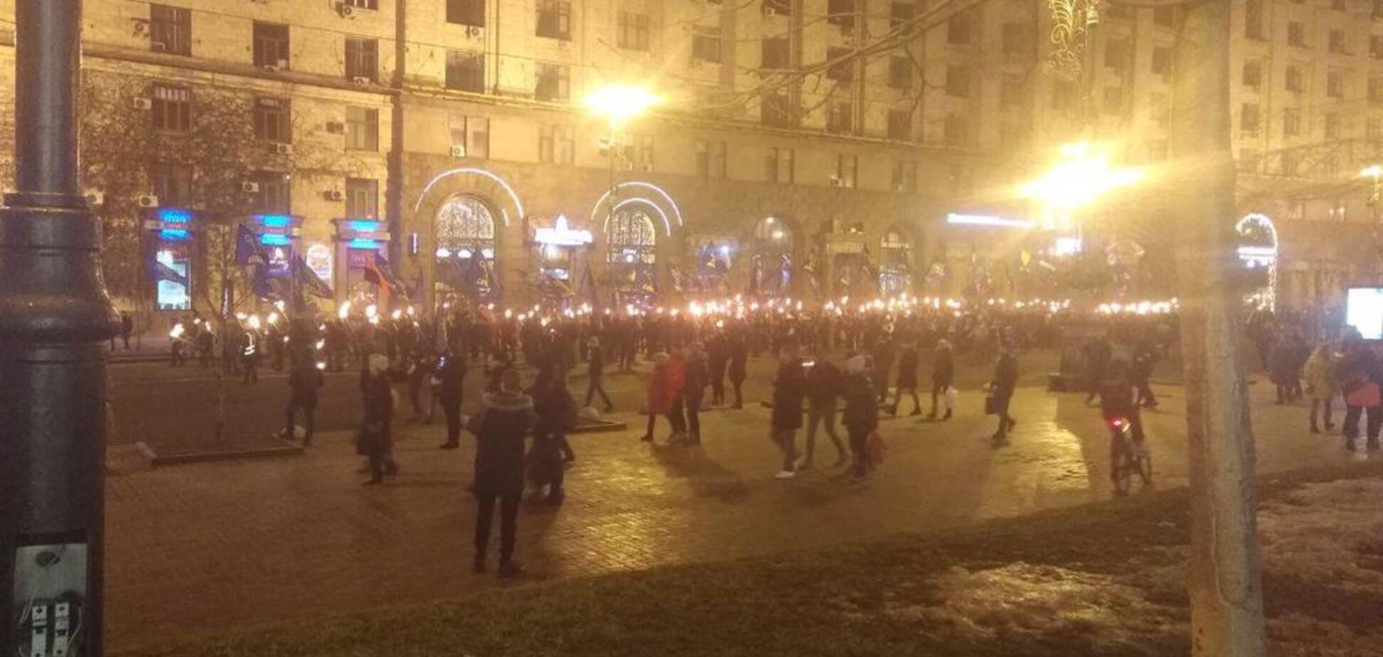 В центре Киева состоялось факельное шествие: эксклюзивные фото и видео