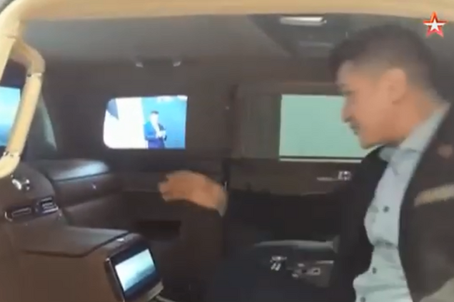Вместо стекол — экраны: лимузин Путина показали изнутри