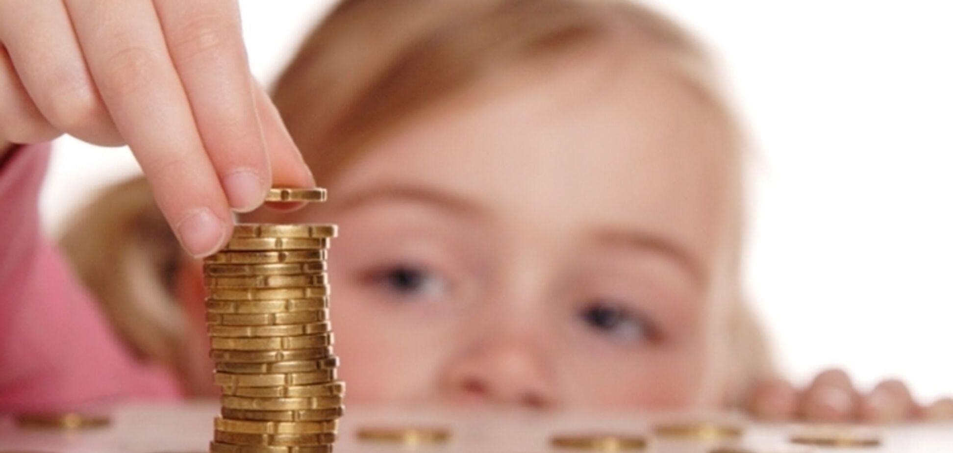 Должников по алиментам заставляют работать: юрист раскрыла детали