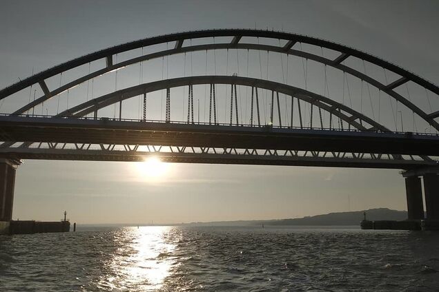 ''Калитка и забор'': в сети высмеяли Крымский мост