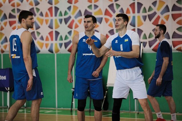 Сборная Украины провела открытую тренировку перед матчем с Черногорией