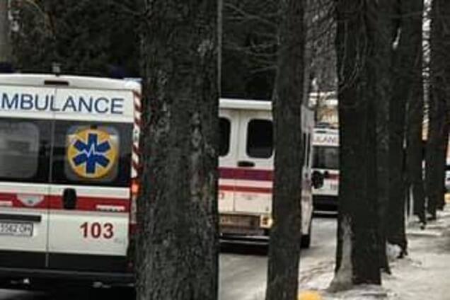 ''Є воїни з ампутацією'': до Києва доправили новий борт з Донбасу