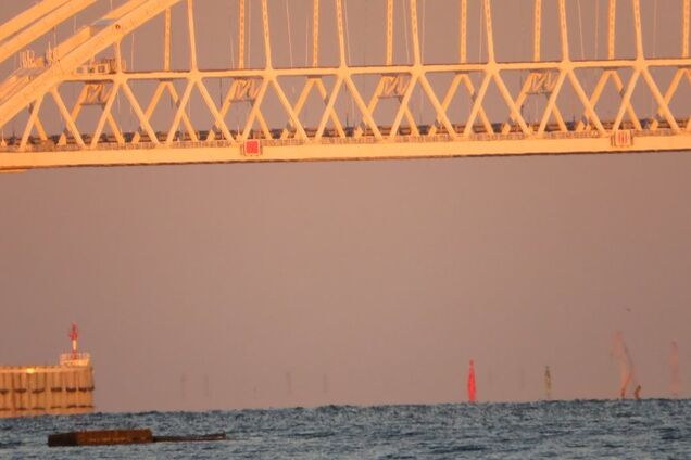 'По нему что-то ездит?' На Крымском мосту заметили новую проблему