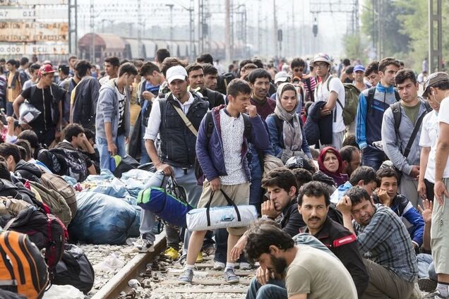 ЛГБТ, африканцы, бедняки: демограф назвала большую проблему украинцев