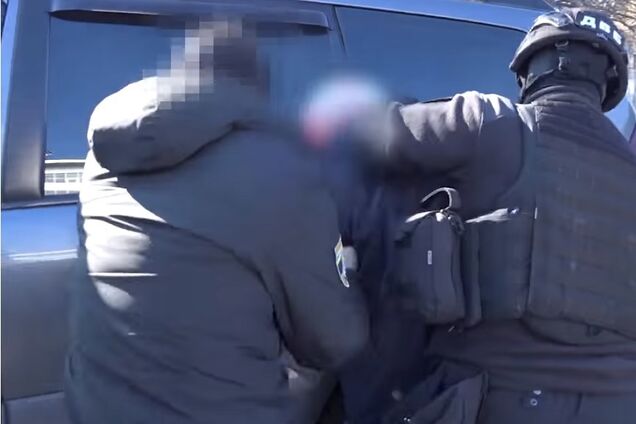 На выручку купил 9 квартир: в Киеве полковник полиции продавал информацию коллекторам