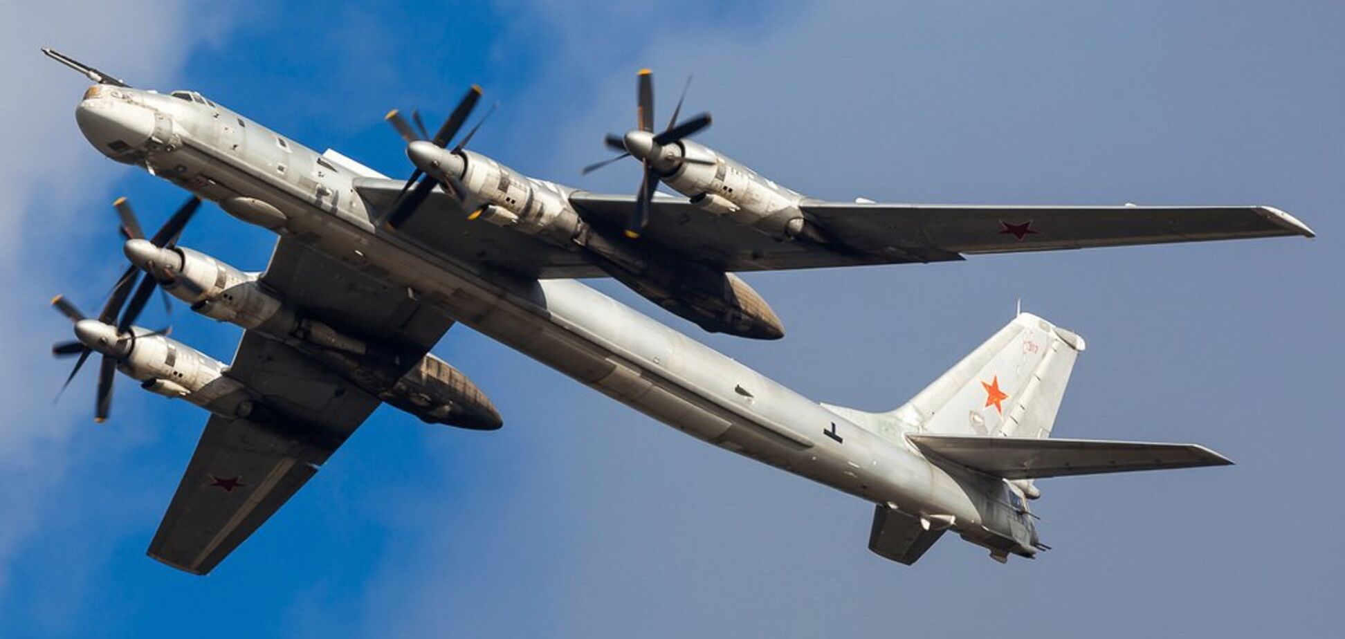Путин послал ''ядерный'' бомбардировщик на Донбасс: выяснилась причина