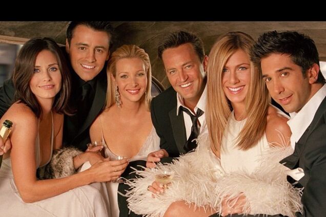 ''Была очень напугана'': звезды сериала ''Друзья'' попали в жуткое ЧП с самолетом