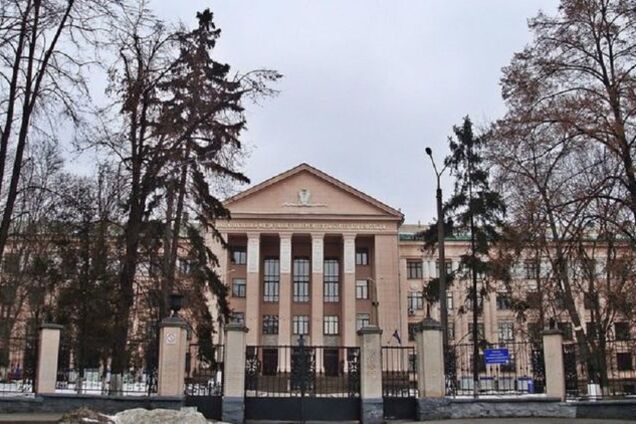 В Киеве "титушки" штурмовали известный университет: что произошло