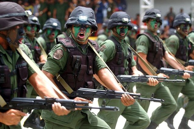 Венесуэла разворачивает войска: на кого нацелился 'друг' Путина