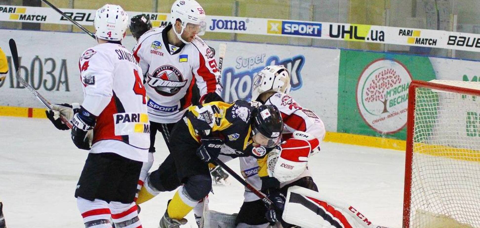 Полевой игрок совершил суперсейв, встав в ворота в матче УХЛ: эффектное видео