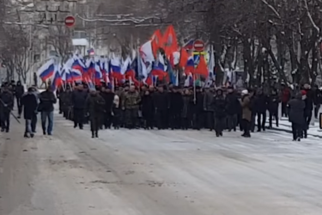 'Замість тисяч — десятки осіб': у Криму з тріском провалилося святкування 23 лютого