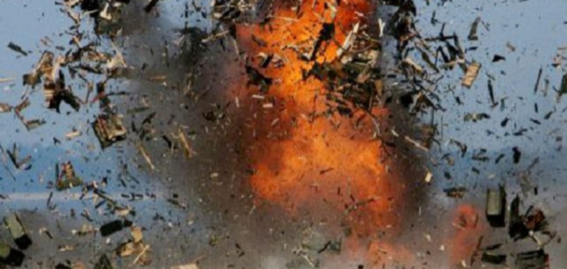 'Раскидало останки': на Донбассе подорвался автобус с мирными жителями. Есть жертвы