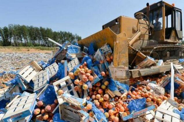В стране бушует голод, а людей травят газами