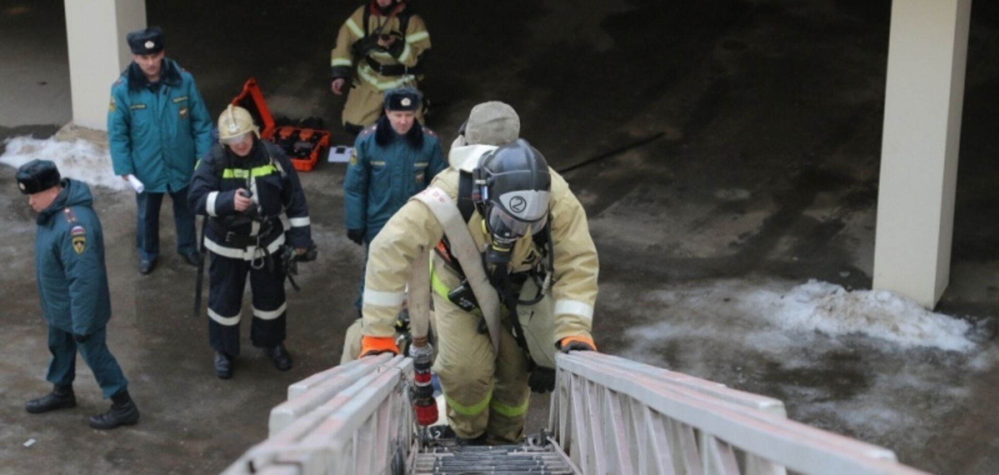 Мать выбросила младенца в окно: в России случилось жуткое ЧП