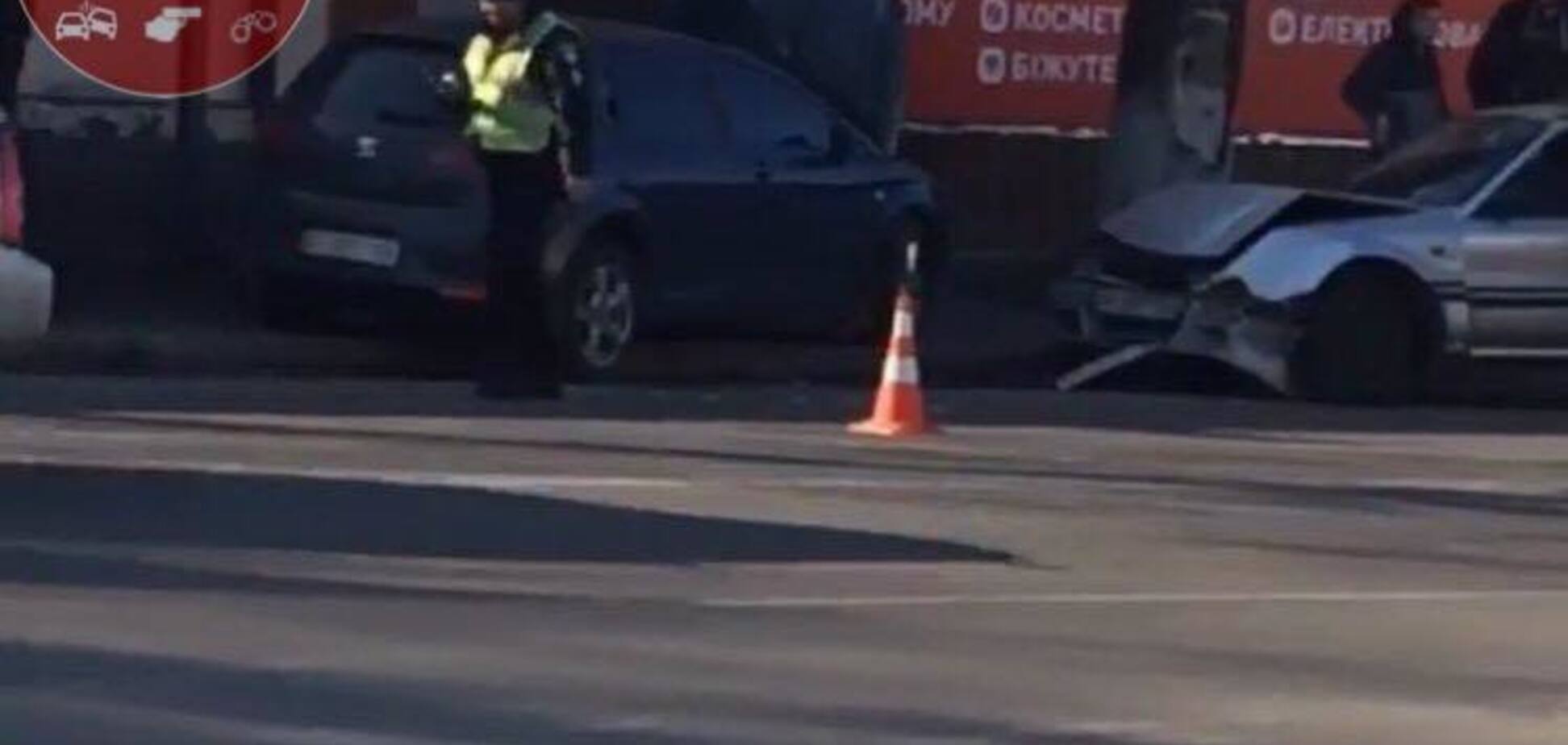 Врезались в магазин: под Киевом произошло ДТП с авто полиции