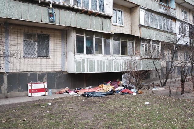 У Києві біля багатоповерхівки знайшли труп жінки