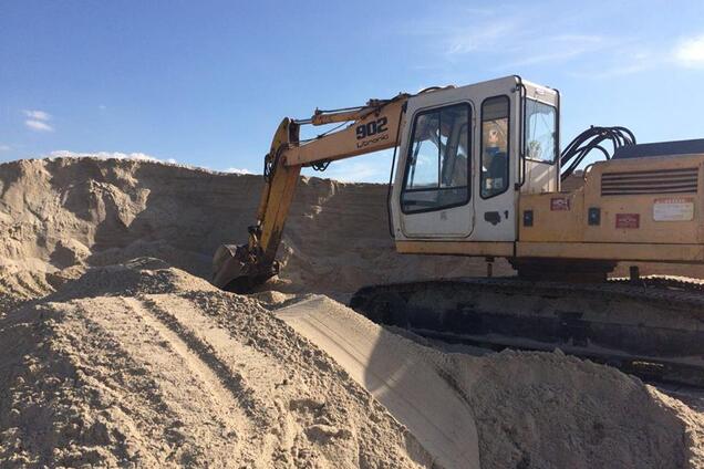 Нелегальная добыча песка: разоблачена схема обворовывания украинцев