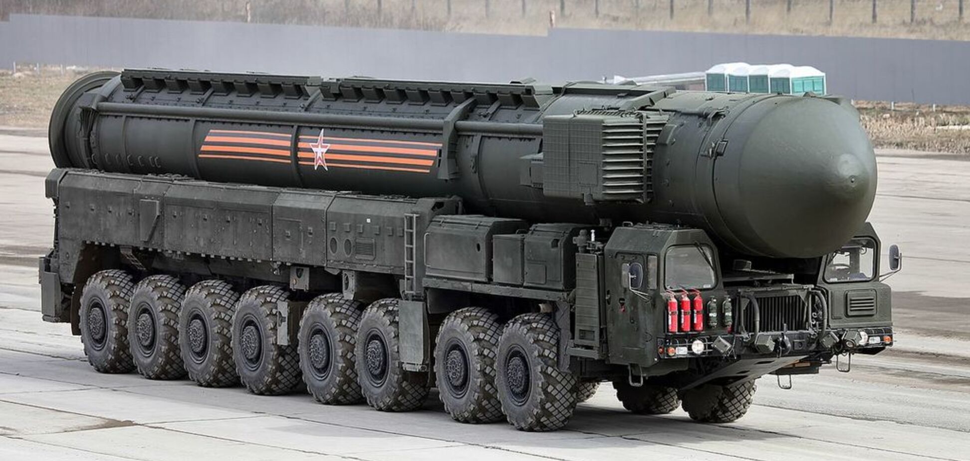 Поблизу Москви зняли грізну колону секретних міжконтинентальних ракетних комплексів Путіна: фото і відеофакт