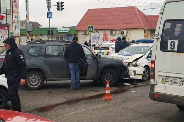 В Запорожье полицейские в погоне за маршртукой спровоцировали тройное ДТП (ФОТО)