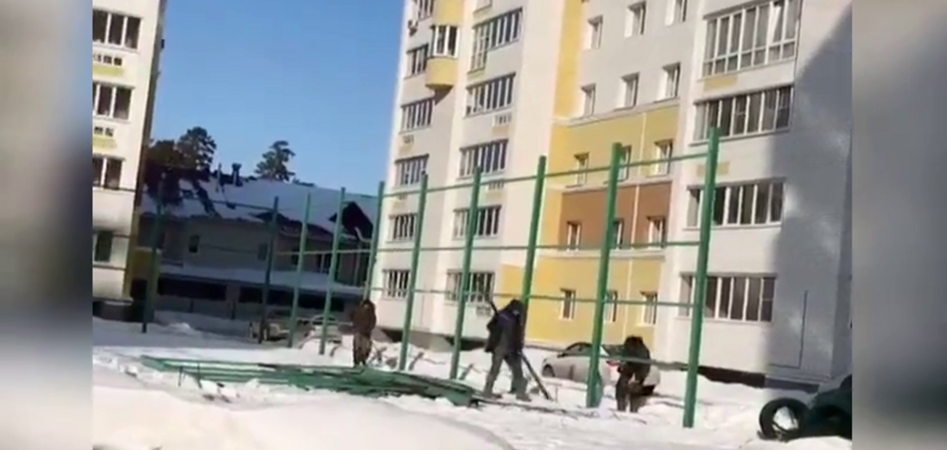 В Барнауле суд снес площадку из-за жалобы пенсионерки на стук мяча