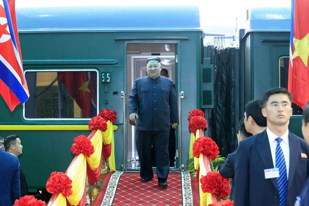 Пришлось бежать: курьез Ким Чен Ына с переводчиком попал на видео