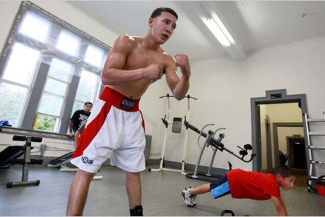 Різні кути: спаринг-партнер Ломаченка зробив зiзнання про українця