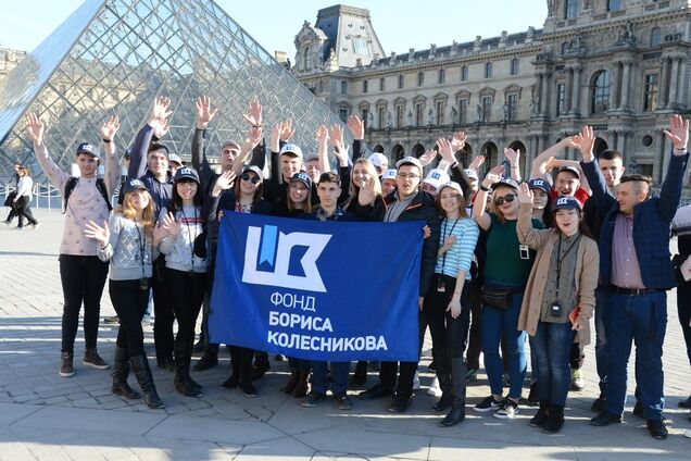 'Должны дать им шанс': Колесников наградил украинских студентов поездкой в Париж