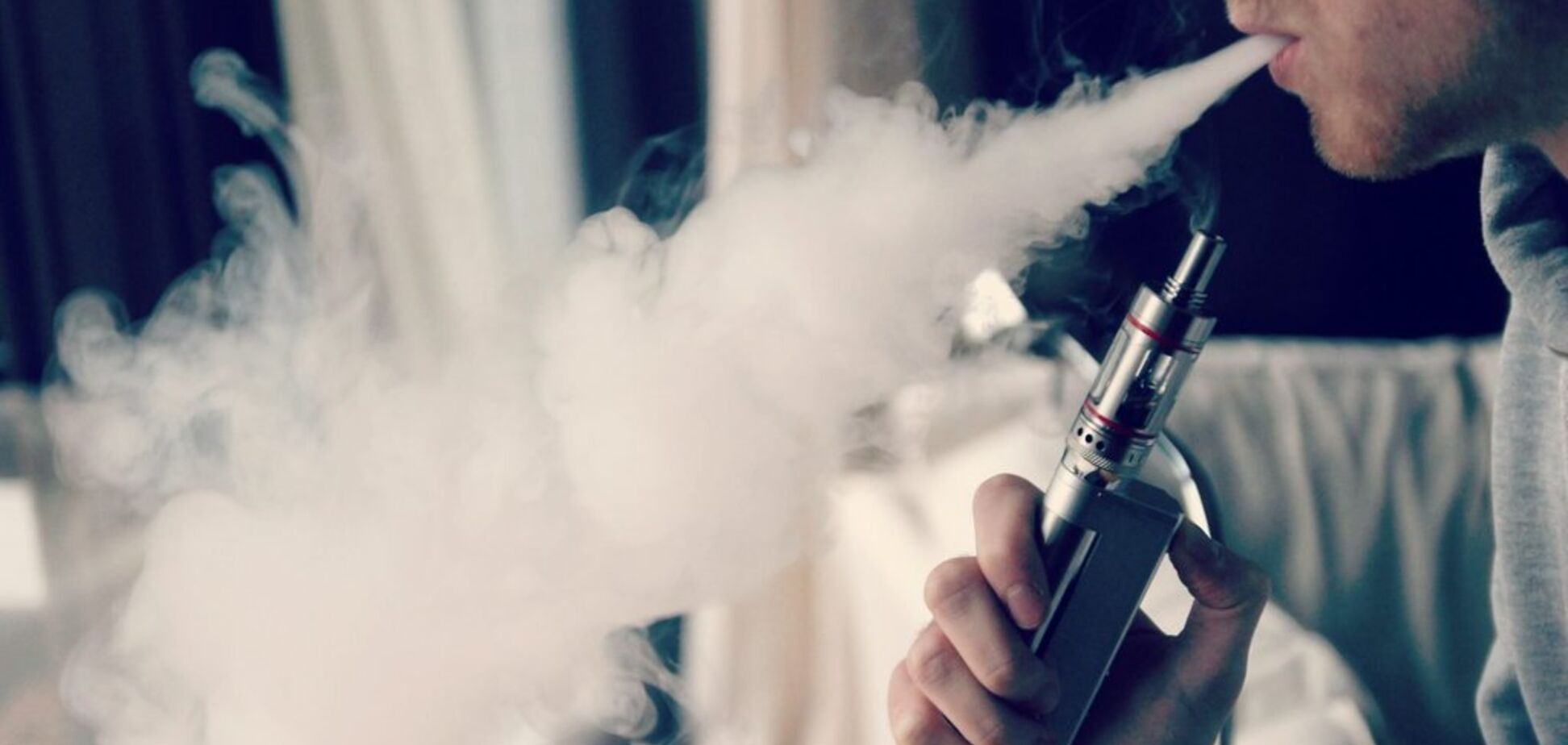 Пробило лоб: под Днепром подросток едва не погиб из-за взрыва электронной сигареты