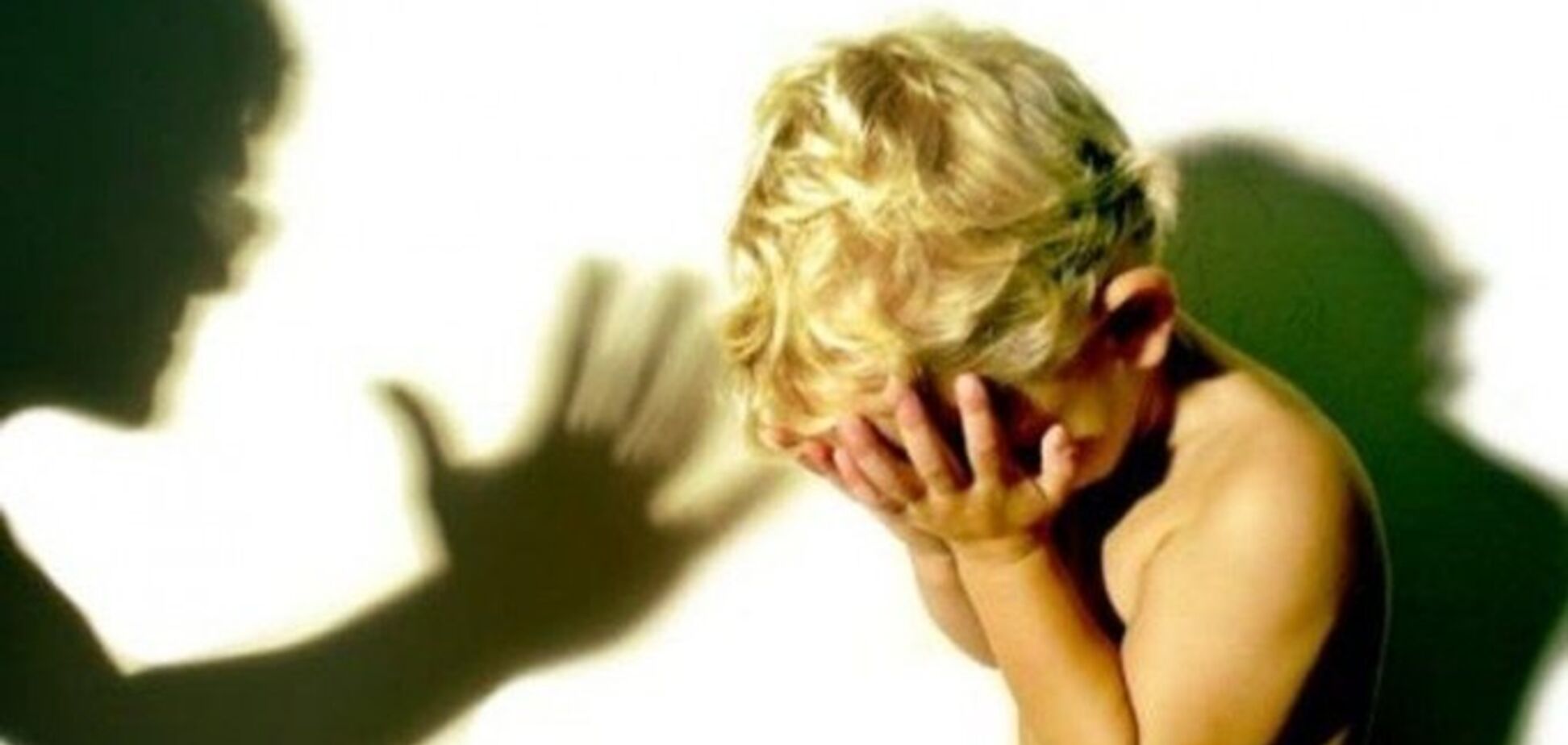 В России отец год держал ребенка на цепи