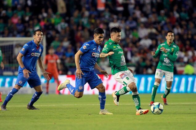 Футболист забил фантастический гол бисиклетой и заставил комментатора биться в истерике