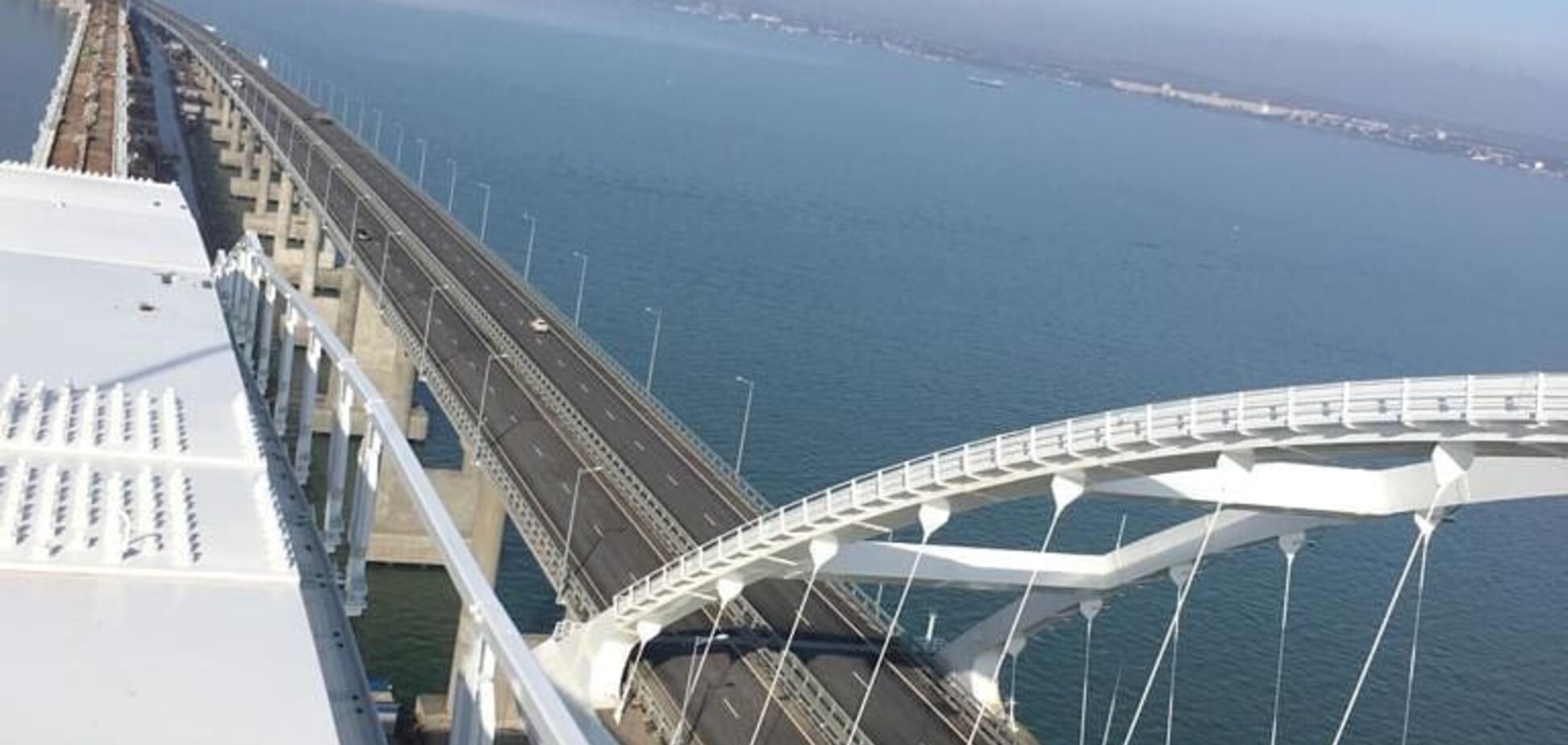 В сеть попали свежие фото ''расползающегося'' Крымского моста
