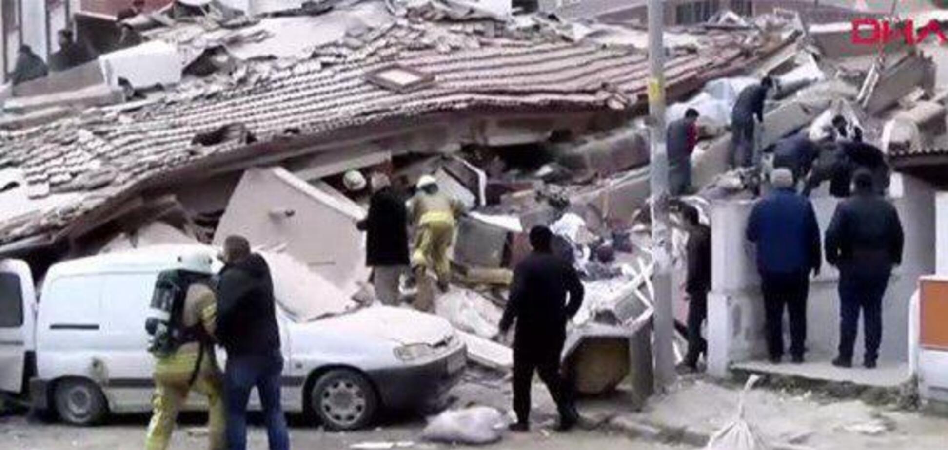 Люди під завалами: у Стамбулі обвалилася житлова багатоповерхівка. Фото і відео 18+
