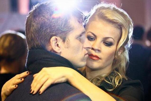 Экс-динамовец Алиев показал откровенное видео с пьяной полуголой женой