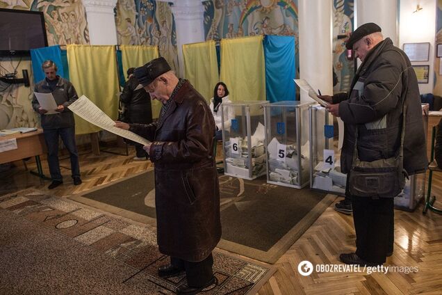 Рада запретила россиянам быть наблюдателями на выборах в Украине: что это значит