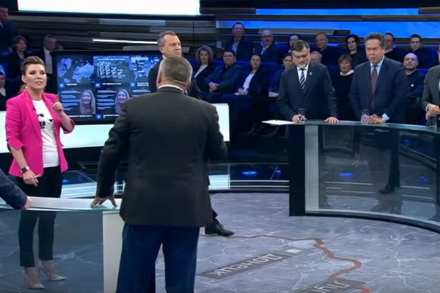 ''Заткнись, б*ндеровская сволочь!'' Пропагандист Путина устроил скандал с украинцем на росТВ
