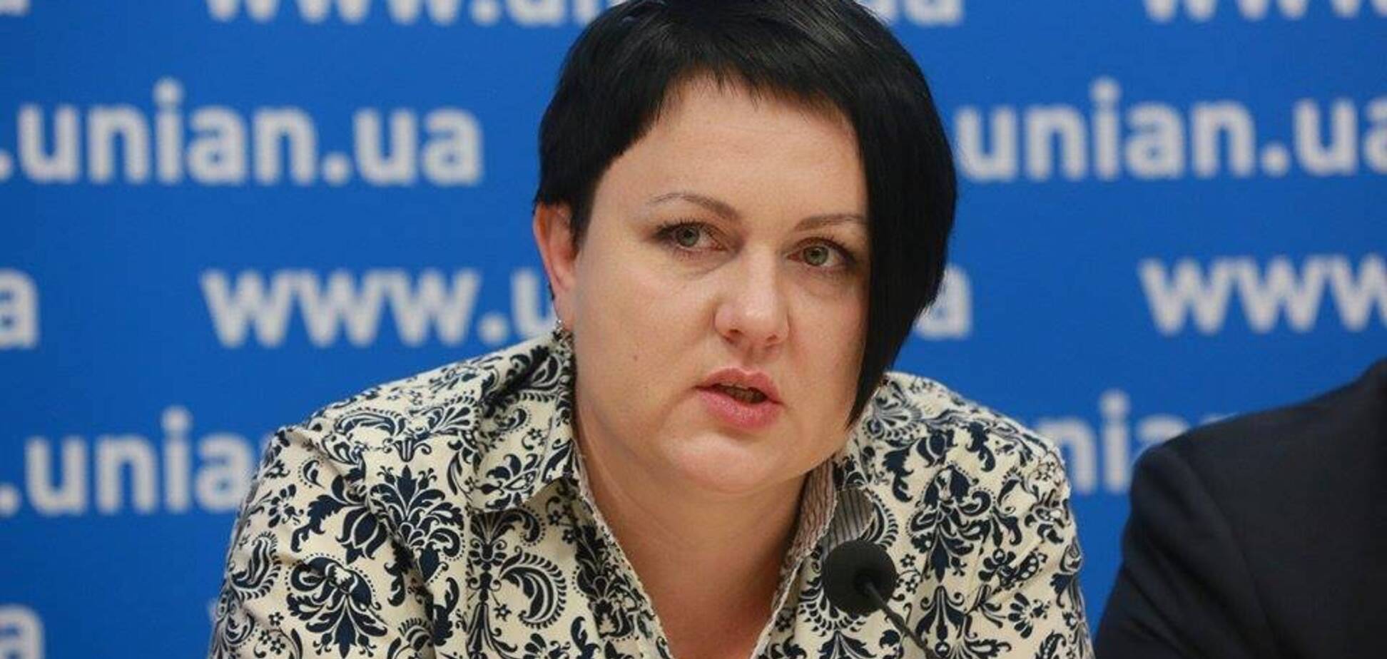 Наривається на відставку: чиновниця з Дніпра вибухнула матами на адресу мера