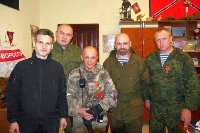 Кто воюет на Донбассе: фото ''ихтамнетов''